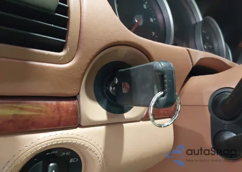 2004 Porsche Cayenne Turbo z USA, uszkodzony, nr VIN WP1AC29P94LA91103